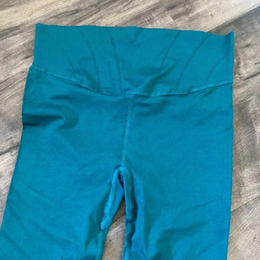 NWT Free People Movement On The Rise Crop Leggings Pacific Dark Green Sz XS/S